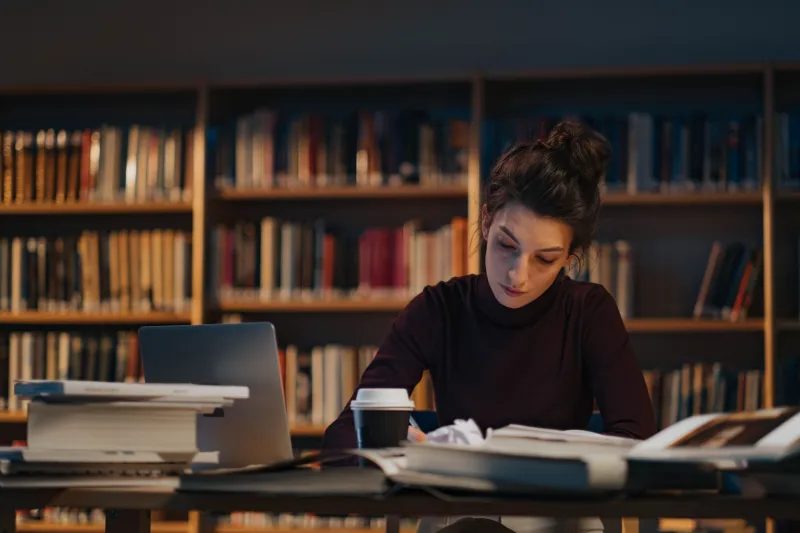 Rent, Buy, or Flip: The Semester-by-Semester Math on College Textbooks That Nobody Teaches You
